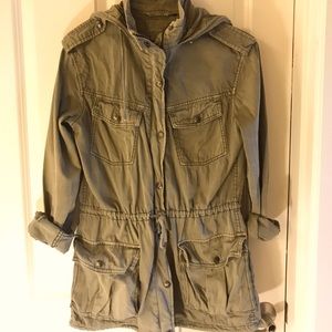 Aritzia Trooper Army green Jacket size XS